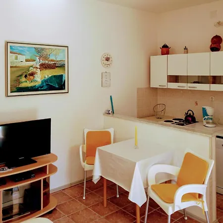 Amazing In With Wifi Apartment Novi Vinodolski